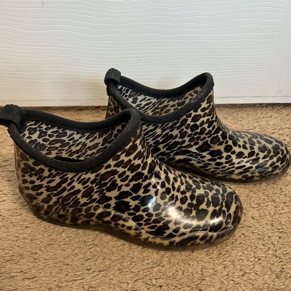 CAPELLI OF NEW YORK Leopard Print Rain Boots - Picture 2 of 10